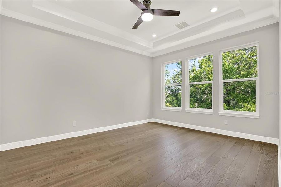 Spacious, unfurnished interior of a new home in , Tampa (Image 32).
