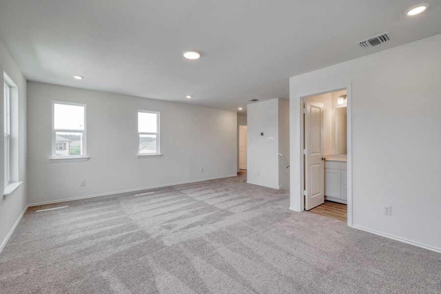 Spacious, unfurnished interior of a new home in River Bluff, Leander (Image 19). Spacious, unfurnished interior of a new home in River Bluff, Leander (Image 19).