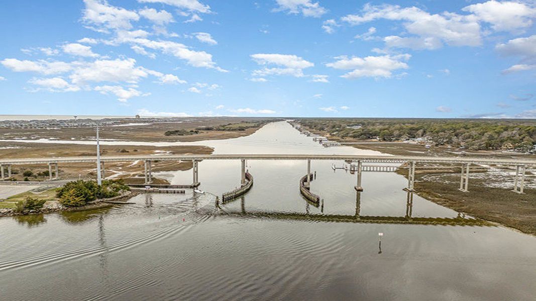 Image 13 of a home in Fox Run.