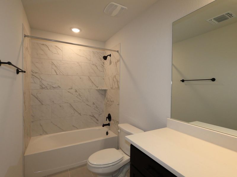 Furnished interior view inside a new home in Edgewood, Leander (Image 8).