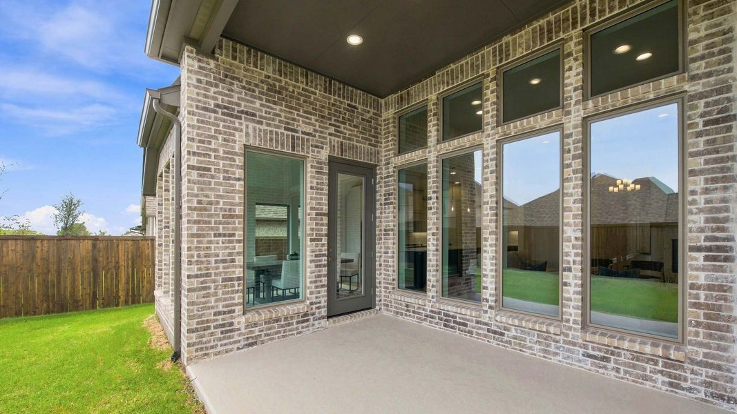 Exterior details and patio area of a home in Eliana, McKinney (Image 4).
