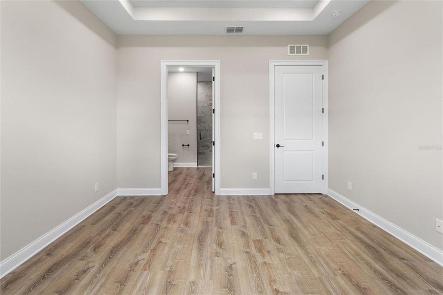 Spacious, unfurnished interior of a new home in , Fort Meade (Image 27).