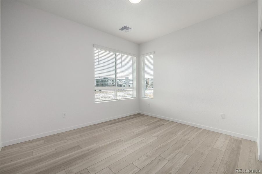 Spacious, unfurnished interior of a new home in Gateway Commons, Denver (Image 23).