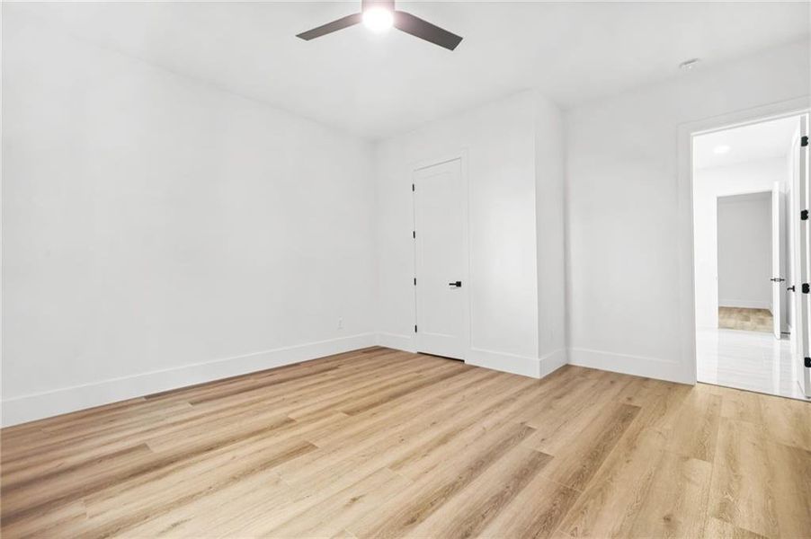 Spacious, unfurnished interior of a new home in , Atlanta (Image 39).