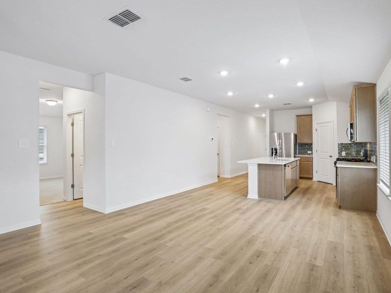Spacious, unfurnished interior of a new home in , Georgetown (Image 27).