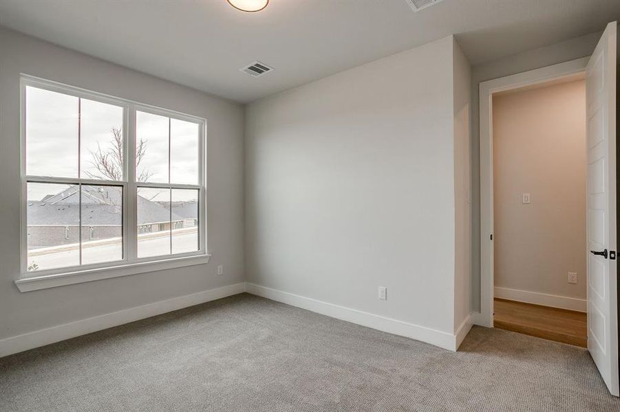 Spacious, unfurnished interior of a new home in Talon Hills, Fort Worth (Image 18).
