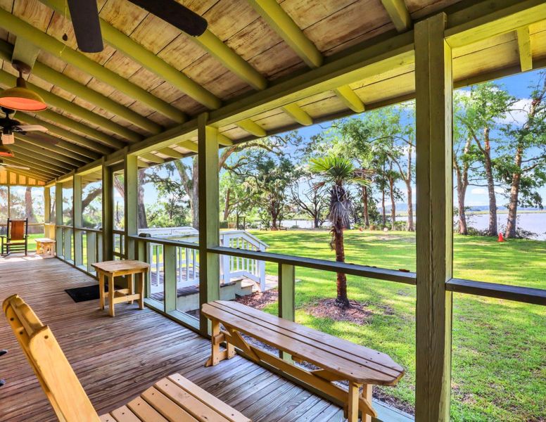 Exterior details and patio area of a home in , Seabrook (Image 26).