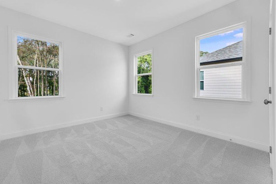 Spacious, unfurnished interior of a new home in Bennett Farm, Loganville (Image 27).