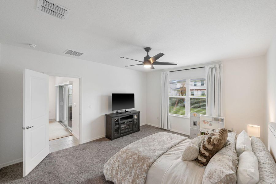 Furnished interior view inside a new home in , Port St. Lucie (Image 8).
