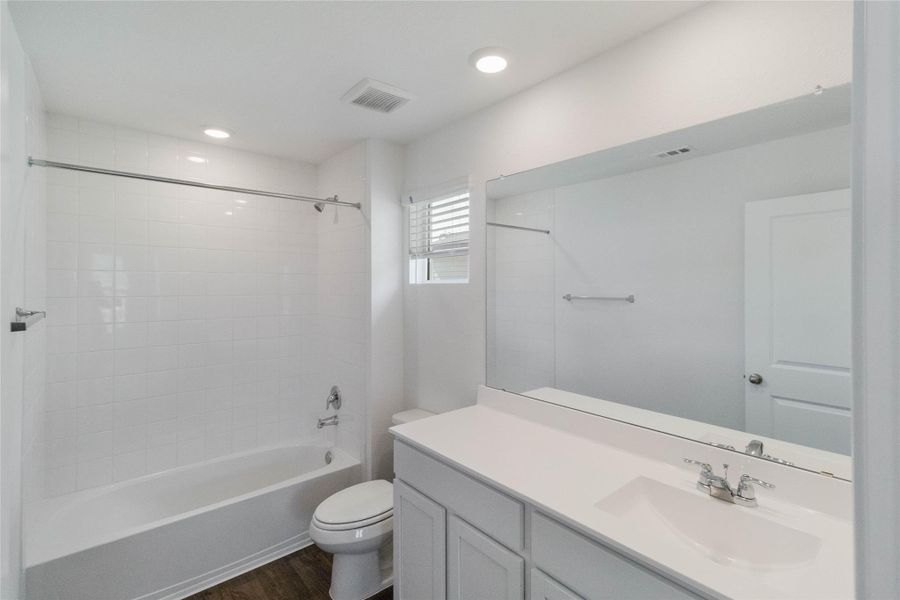 Furnished interior view inside a new home in Valverde, Bastrop (Image 7). Furnished interior view inside a new home in Valverde, Bastrop (Image 7).