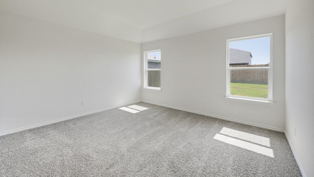 Spacious, unfurnished interior of a new home in Saddlebrook, Waxahachie (Image 24).