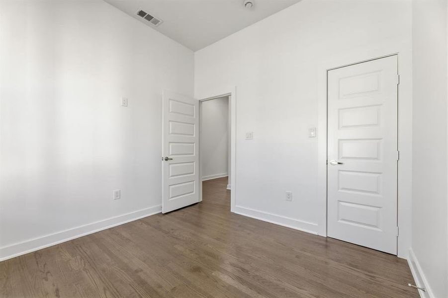 Spacious, unfurnished interior of a new home in , Dallas (Image 32).