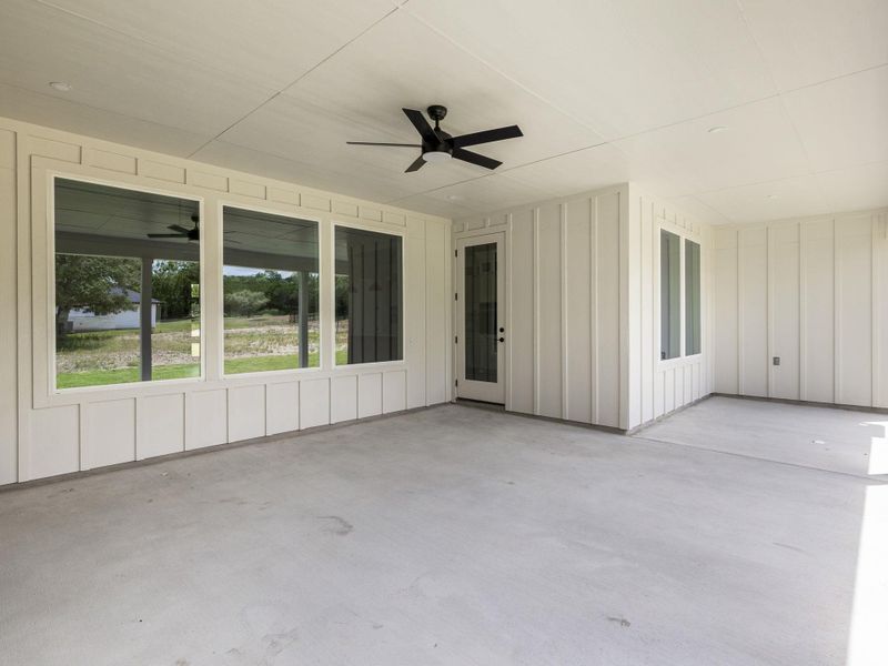 Oversized back patio Oversized back patio