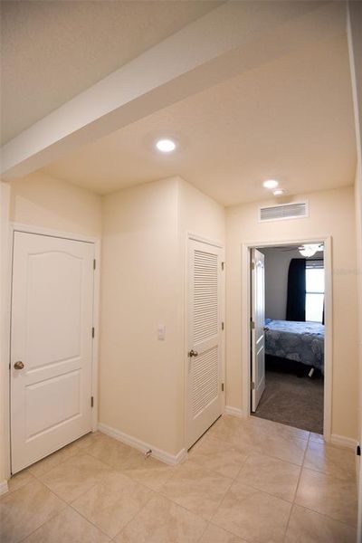 Spacious, unfurnished interior of a new home in Oak Leaf Preserve, New Smyrna Beach (Image 21). Spacious, unfurnished interior of a new home in Oak Leaf Preserve, New Smyrna Beach (Image 21).