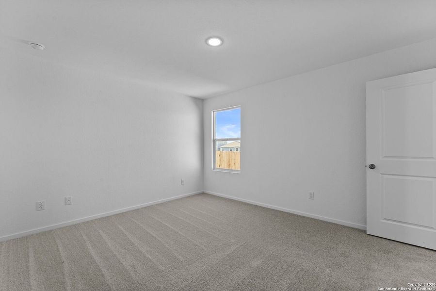 Spacious, unfurnished interior of a new home in , New Braunfels (Image 19).