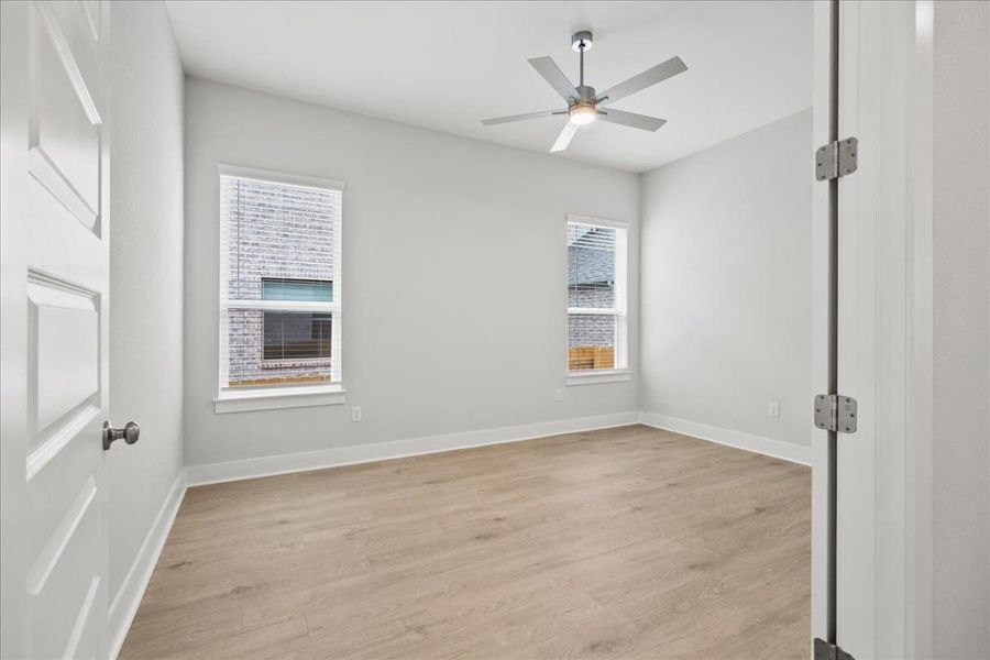 Spacious, unfurnished interior of a new home in Meyer Ranch, New Braunfels (Image 23).