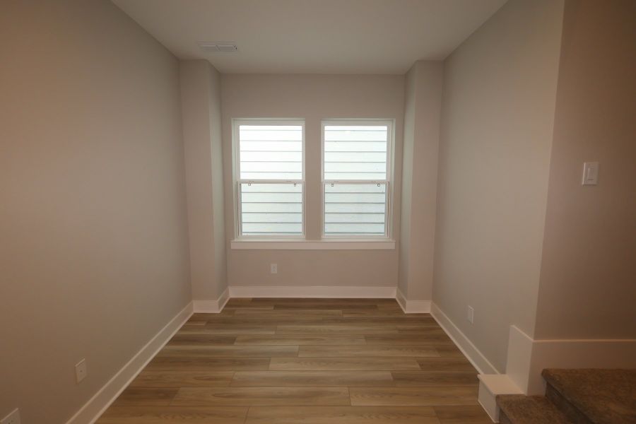 Spacious, unfurnished interior of a new home in Retreat at Oak Park, Houston (Image 43).