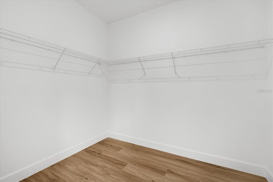 Spacious, unfurnished interior of a new home in , Ocala (Image 27).