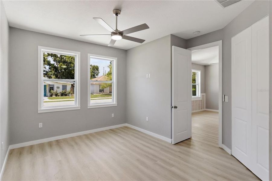 Spacious, unfurnished interior of a new home in , Gulfport (Image 14).