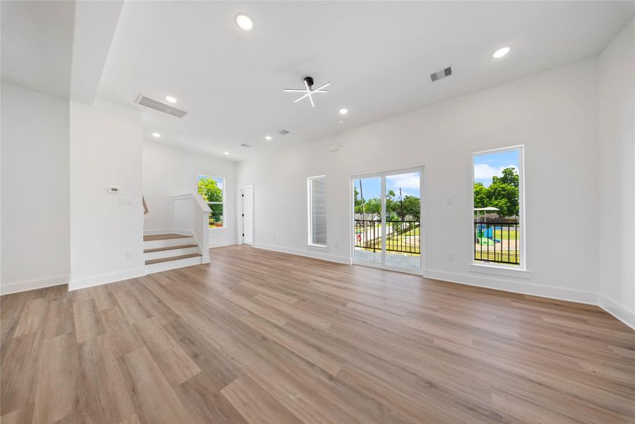 Spacious, unfurnished interior of a new home in , Houston (Image 17).