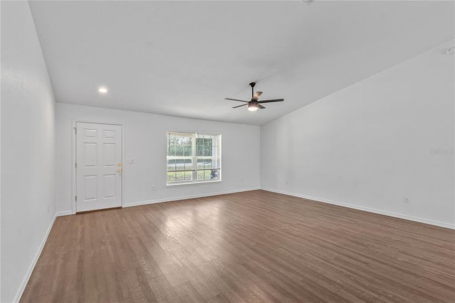 Spacious, unfurnished interior of a new home in , Summerfield (Image 12).