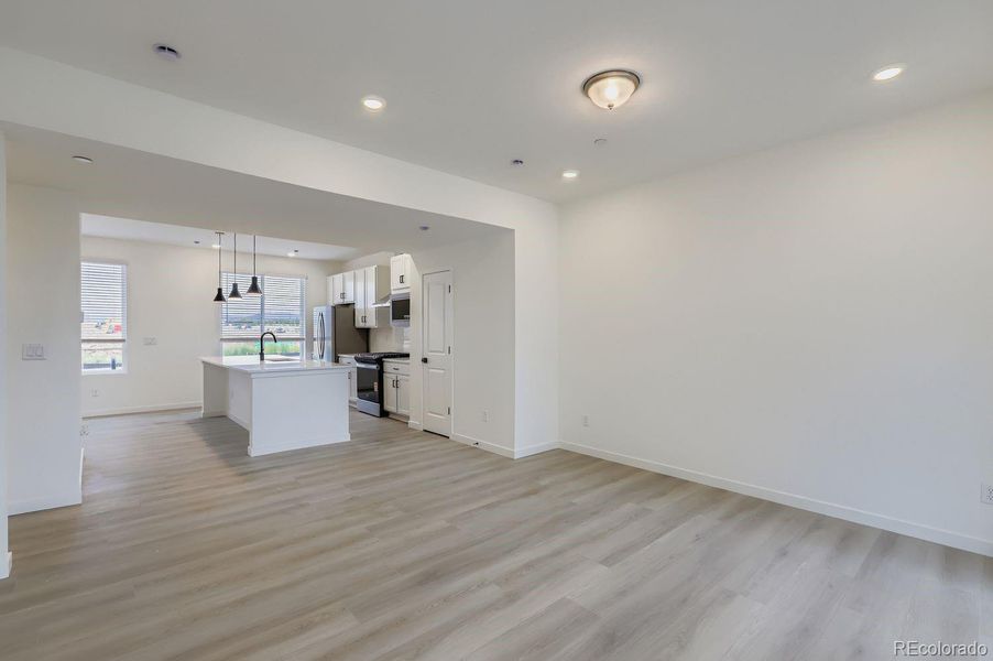 Spacious, unfurnished interior of a new home in , Broomfield (Image 19).