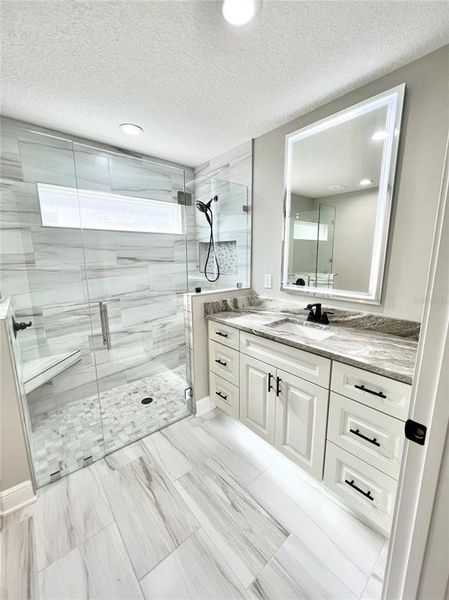 Furnished interior view inside a new home in , Dunnellon (Image 7).