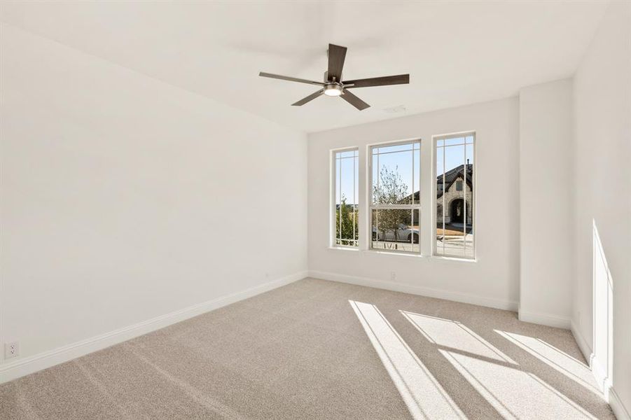 Spacious, unfurnished interior of a new home in Country Lakes, Denton (Image 23).