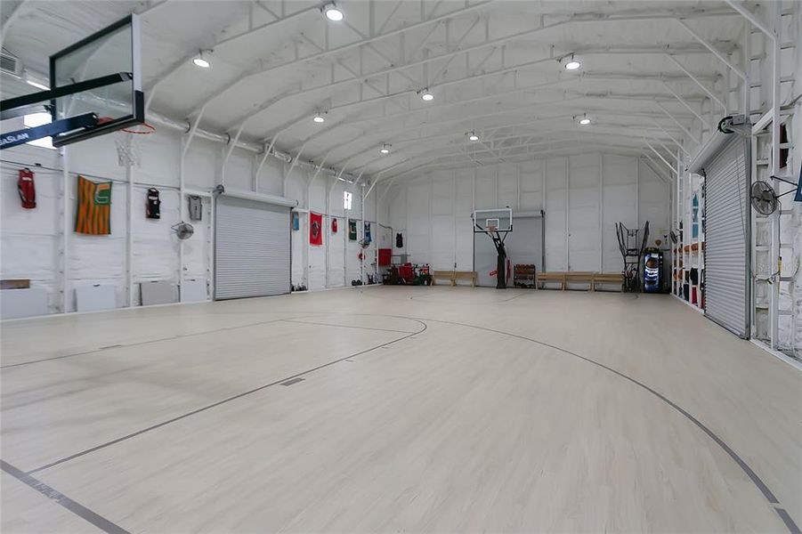 Spacious, unfurnished interior of a new home in , Groveland (Image 20). Spacious, unfurnished interior of a new home in , Groveland (Image 20).
