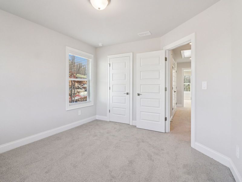 Spacious, unfurnished interior of a new home in Martin Springs - Highland Series, Lawrenceville (Image 19).