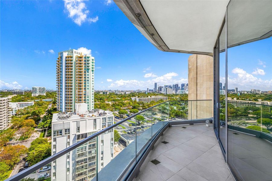 Condo located in Miami, FL showcasing its design and architecture (Image 63).