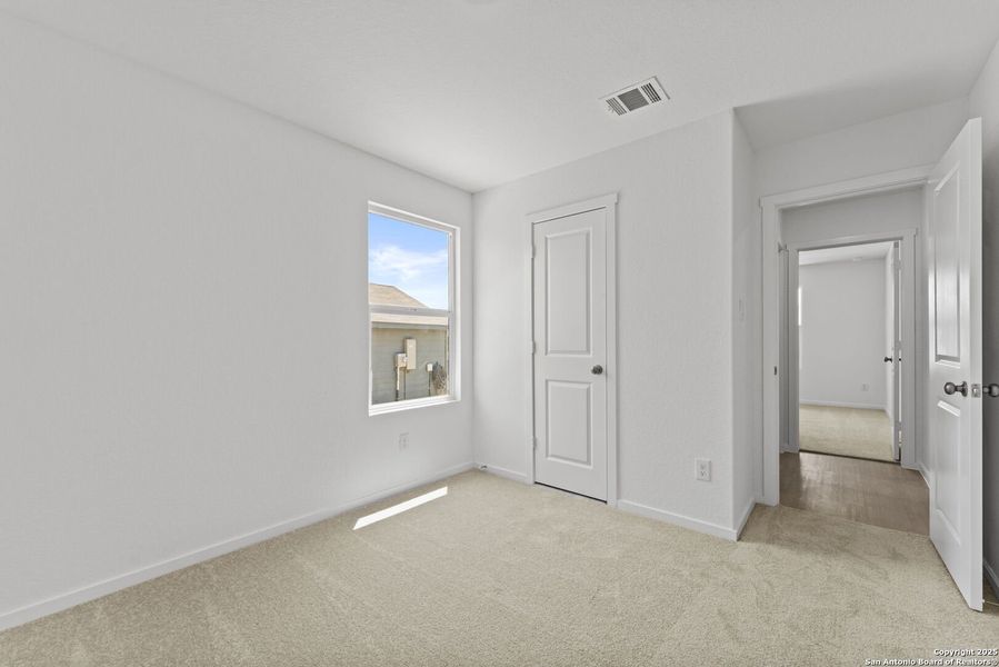 Spacious, unfurnished interior of a new home in Lodi Grove, Floresville (Image 17). Spacious, unfurnished interior of a new home in Lodi Grove, Floresville (Image 17).