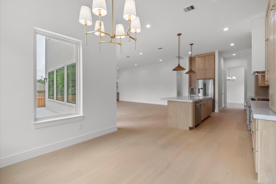 Spacious breakfast nook. Spacious breakfast nook.