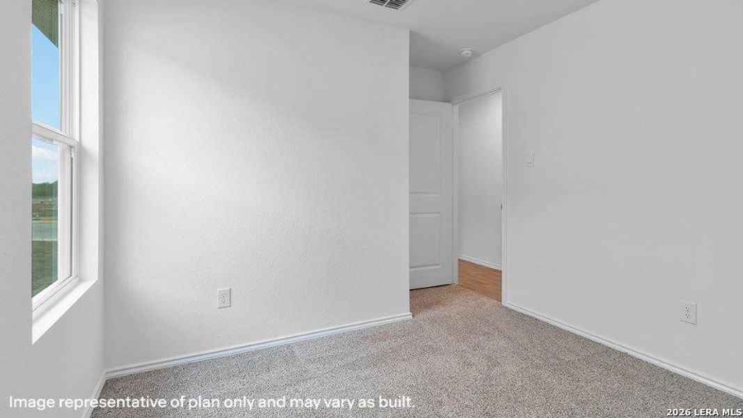 Spacious, unfurnished interior of a new home in Blue Ridge Ranch, San Antonio (Image 17).