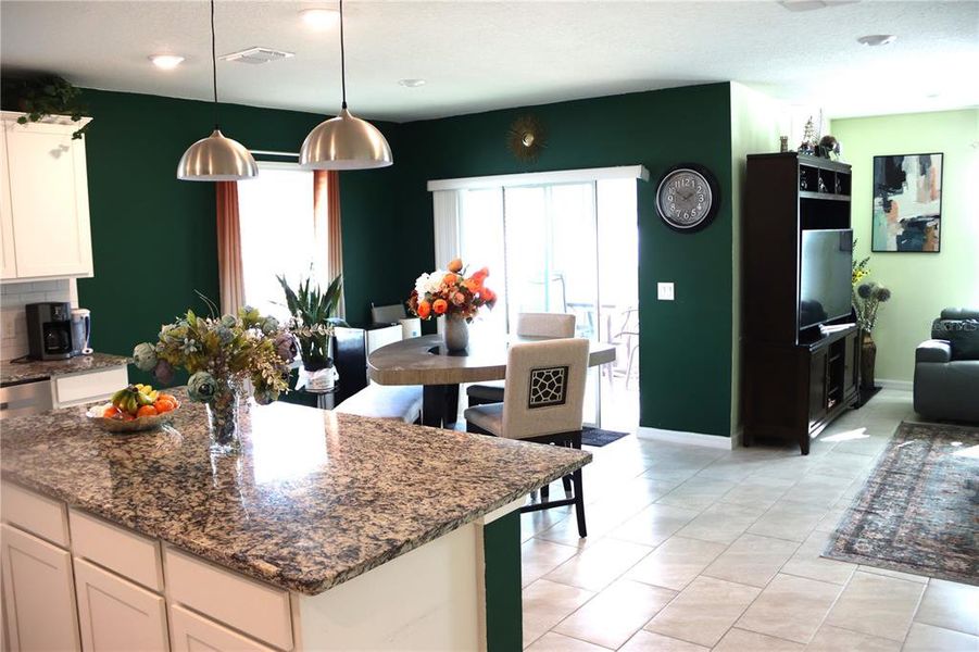 Furnished interior view inside a new home in , Winter Haven (Image 12).