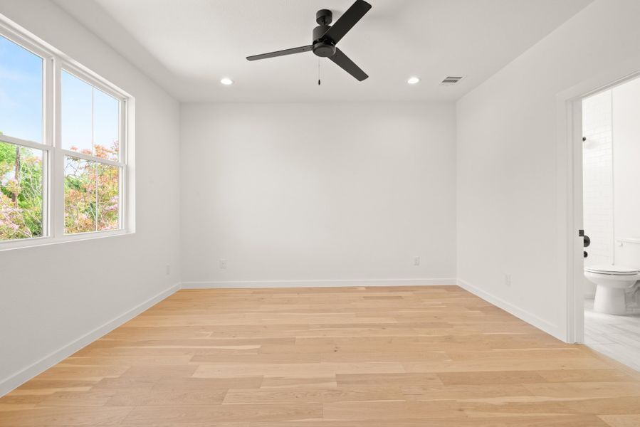 Spacious, unfurnished interior of a new home in , Dallas (Image 18). Spacious, unfurnished interior of a new home in , Dallas (Image 18).