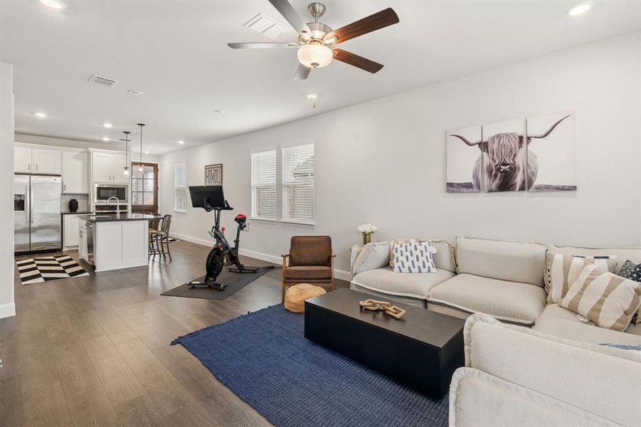Furnished interior view inside a new home in South Oak, Oak Point (Image 19). Furnished interior view inside a new home in South Oak, Oak Point (Image 19).