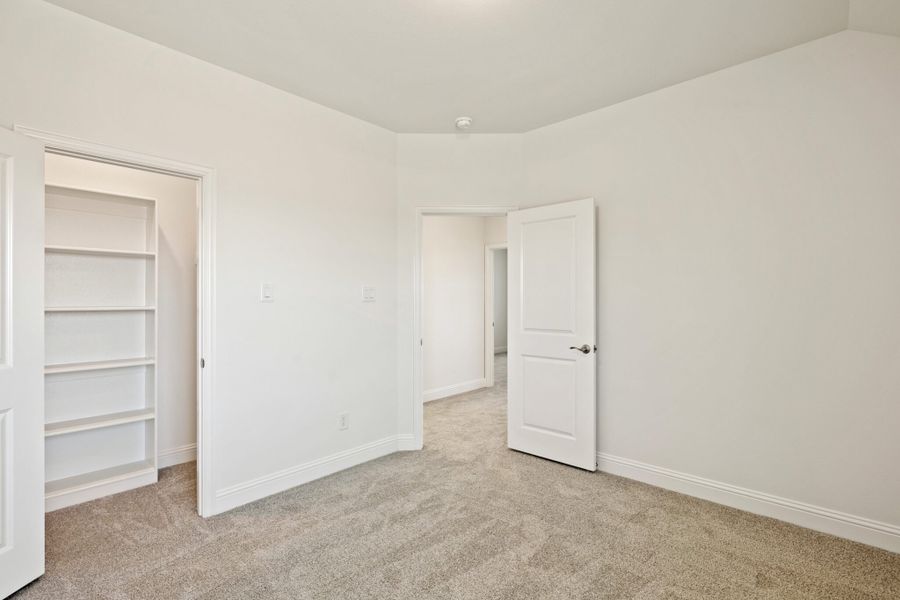 Spacious, unfurnished interior of a new home in Lake Breeze, Lavon (Image 43).