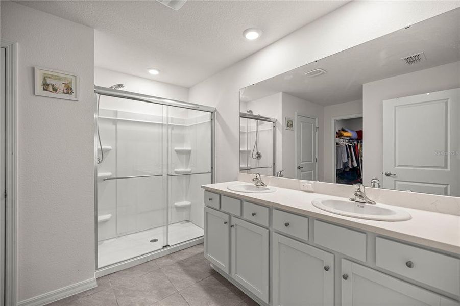 Furnished interior view inside a new home in Autumn Glen, Belleview (Image 19). Furnished interior view inside a new home in Autumn Glen, Belleview (Image 19).