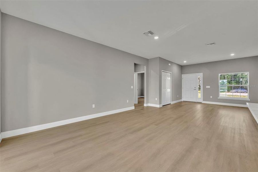 Spacious, unfurnished interior of a new home in , Deltona (Image 22).