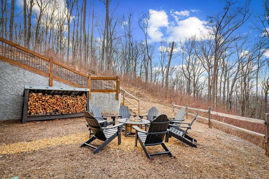 Community amenities in , Talking Rock (Image 71).