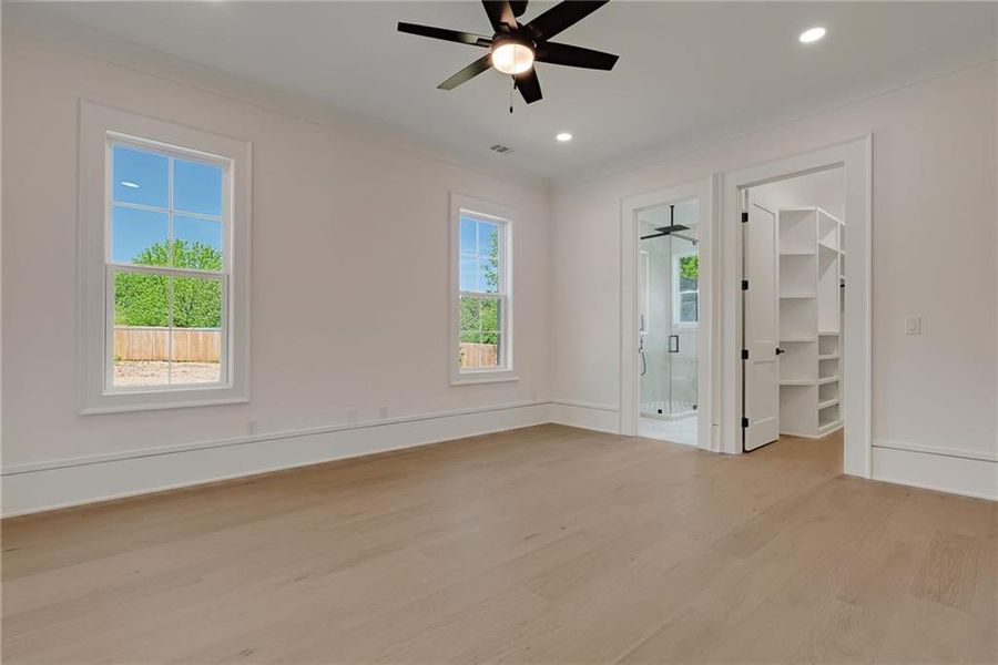 Spacious, unfurnished interior of a new home in , Monroe (Image 124).