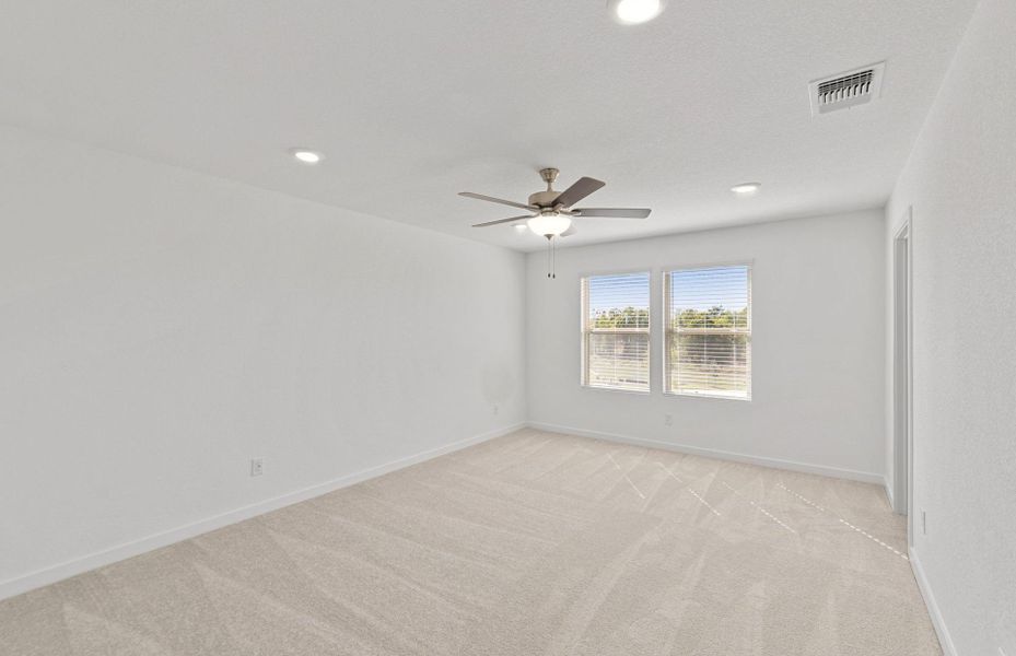 Spacious, unfurnished interior of a new home in Sonterra, Jarrell (Image 33).