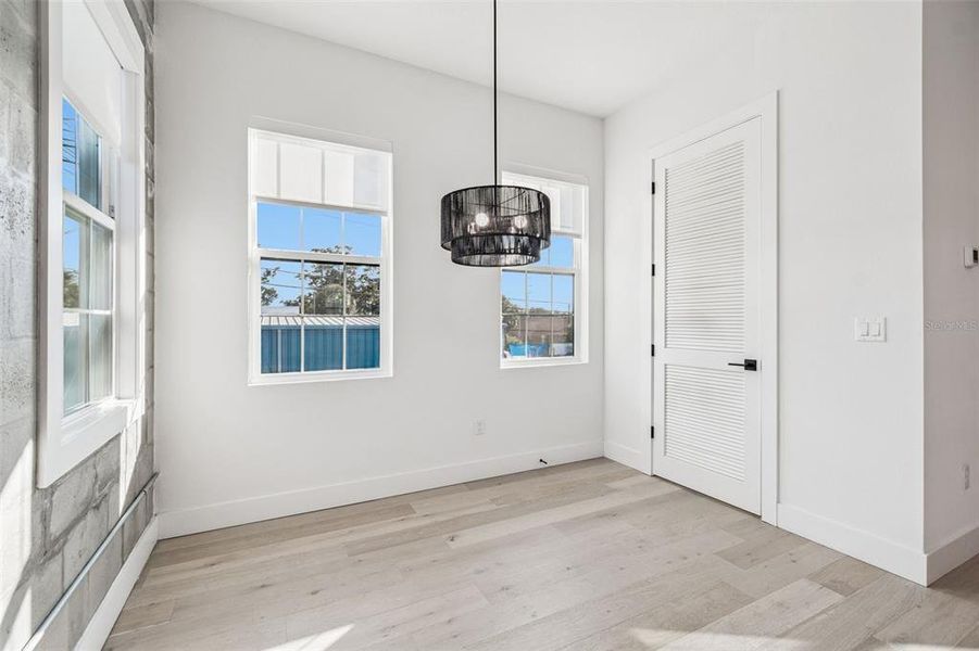 Spacious, unfurnished interior of a new home in , St. Petersburg (Image 32).