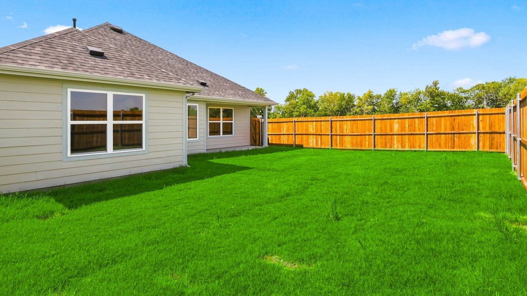 Exterior details and patio area of a home in Morningside, Farmersville (Image 28).