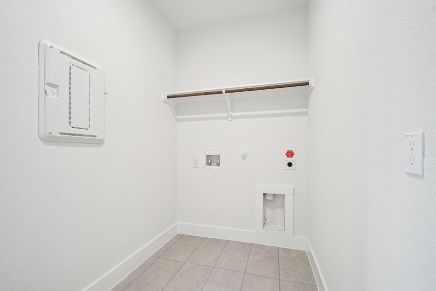 Spacious, unfurnished interior of a new home in Persimmon, Buda (Image 20). Spacious, unfurnished interior of a new home in Persimmon, Buda (Image 20).