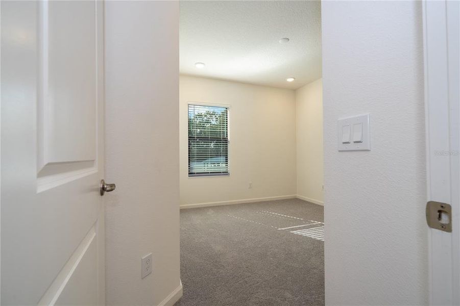 Spacious, unfurnished interior of a new home in , Orlando (Image 52).