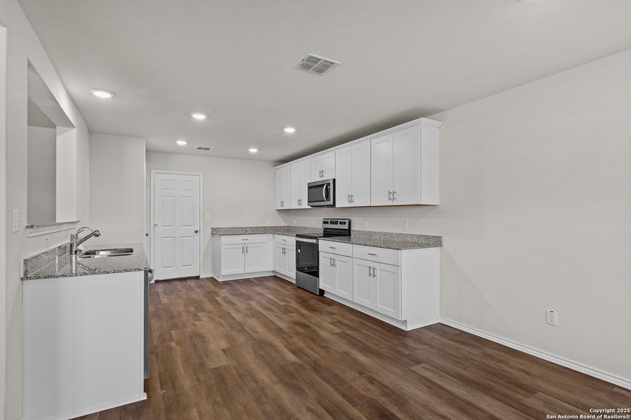 Furnished interior view inside a new home in Horizon Ridge, San Antonio (Image 6).