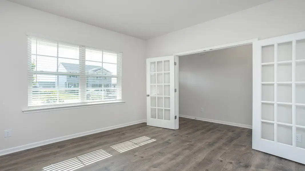 Spacious, unfurnished interior of a new home in Middleton, Greensboro (Image 8).