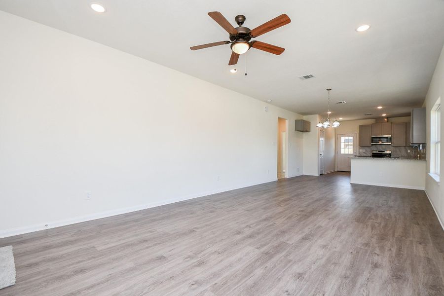 Spacious, unfurnished interior of a new home in , Houston (Image 21).